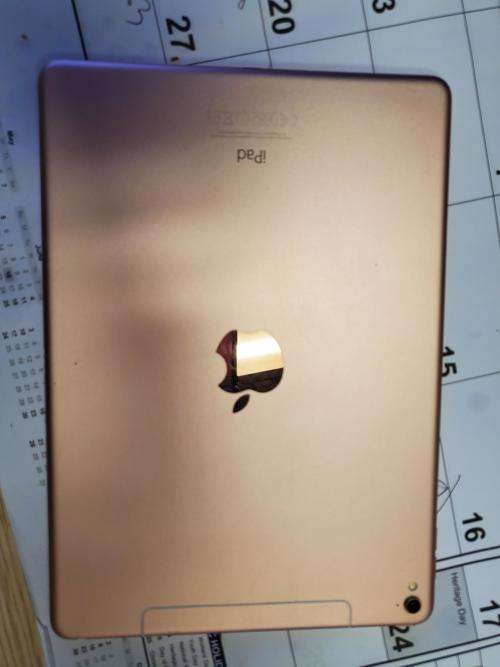 IPAD PRO 9.7 Inch Rose GOLD - Please Read
