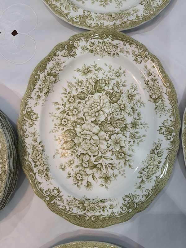 90 piece Royal Staffordshire, Avondale, Ironstone, by J. & G Meakin. c1965 -1970