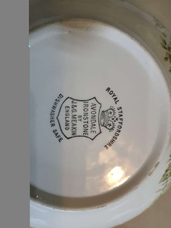 90 piece Royal Staffordshire, Avondale, Ironstone, by J. & G Meakin. c1965 -1970