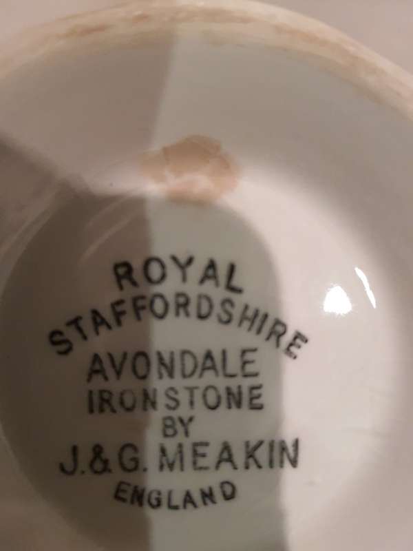 90 piece Royal Staffordshire, Avondale, Ironstone, by J. & G Meakin. c1965 -1970