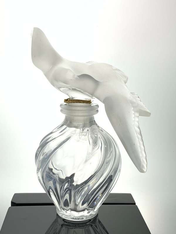 Vintage Nina Ricci L`Air du Temps Perfume Bottle with Lalique Frosted Kissing Doves Stopper - Signed