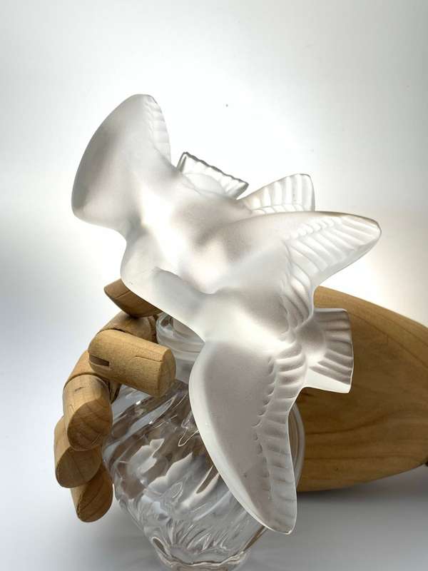 Vintage Nina Ricci L`Air du Temps Perfume Bottle with Lalique Frosted Kissing Doves Stopper - Signed