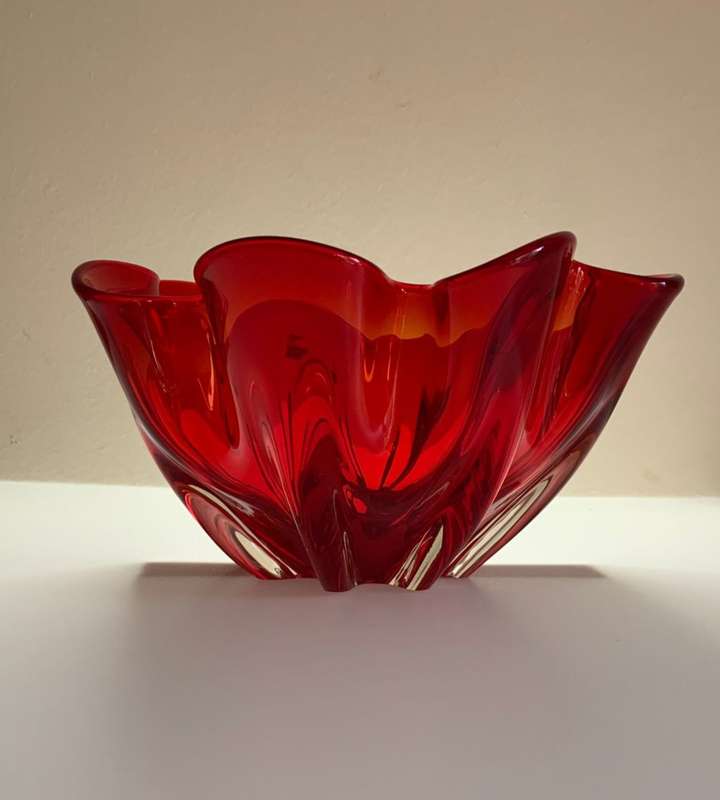 Iwatsu Glass Co Hineri Red Candy Apple Pinched Side Centerpiece Bowl, Japanese Art Glass, 1960s-70s