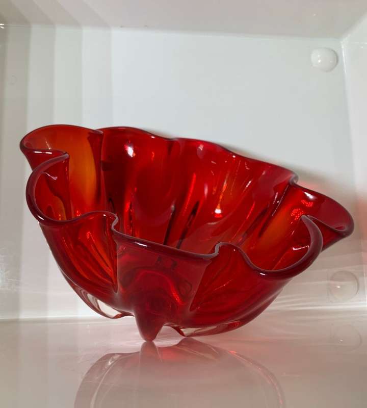 Iwatsu Glass Co Hineri Red Candy Apple Pinched Side Centerpiece Bowl, Japanese Art Glass, 1960s-70s