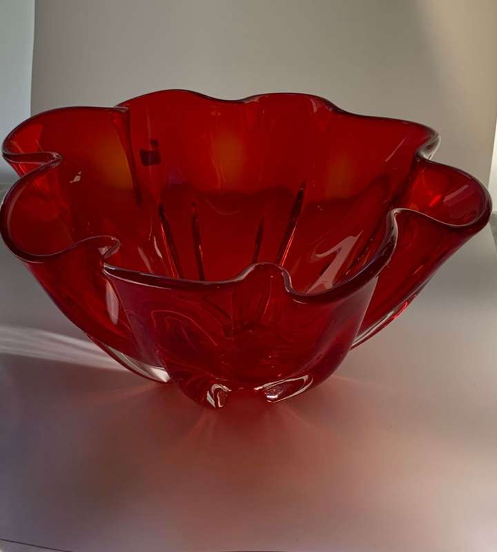 Iwatsu Glass Co Hineri Red Candy Apple Pinched Side Centerpiece Bowl, Japanese Art Glass, 1960s-70s