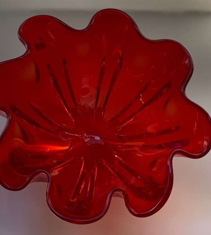 Iwatsu Glass Co Hineri Red Candy Apple Pinched Side Centerpiece Bowl, Japanese Art Glass, 1960s-70s
