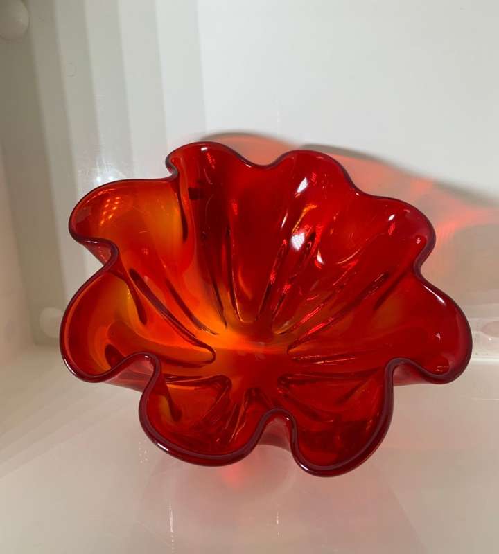 Iwatsu Glass Co Hineri Red Candy Apple Pinched Side Centerpiece Bowl, Japanese Art Glass, 1960s-70s