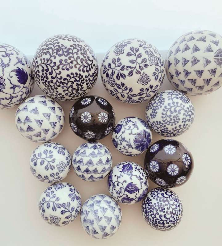 Vintage Chinoiserie Decor: 15 Ceramic Blue & White Balls, Various Patterns, 7-10cm Diameter