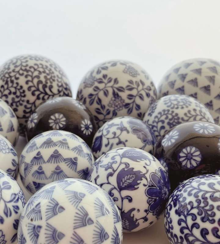 Vintage Chinoiserie Decor: 15 Ceramic Blue & White Balls, Various Patterns, 7-10cm Diameter