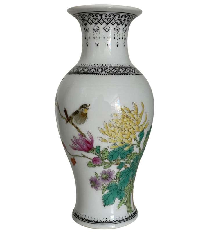 Reduced! 20th Century Chinese Famille Rose Porcelain Vase 17.5cm with Qianlong Seal Mark-