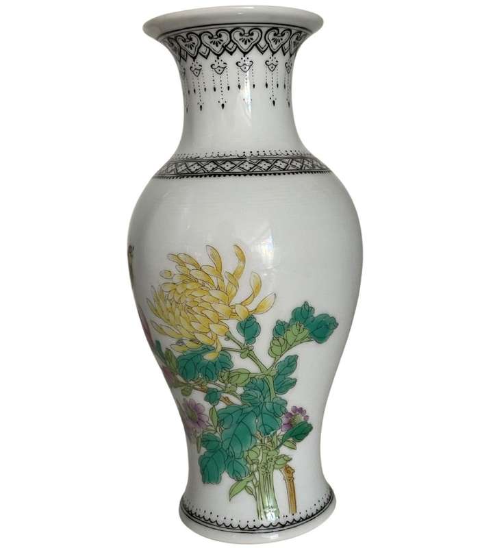 Reduced! 20th Century Chinese Famille Rose Porcelain Vase 17.5cm with Qianlong Seal Mark-