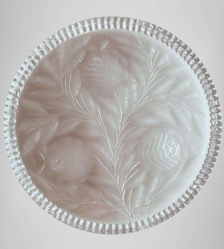 Round Crystal Tray with Gorgeous Floral Design - 22cm Diameter