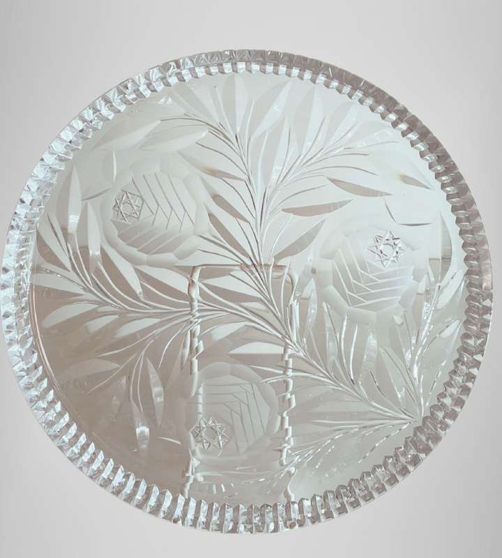 Round Crystal Tray with Gorgeous Floral Design - 22cm Diameter
