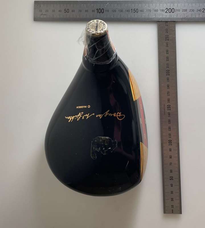 Douglas McGibbons Driver Decanter  McGibbons Special Reserve Golf Club Flagon c1980s with Blended