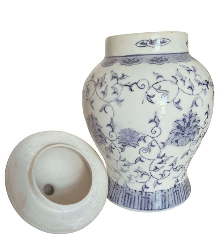 Reduced! Oriental Blue and White Lotus Flower Ginger Jar with Lid - 27cm, Baluster Shape