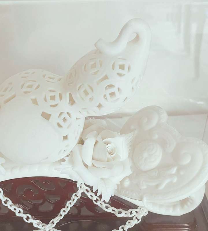 Reduced ! Chinese porcelain Artwork - Auspicious & Favoring White Porcelain Ornament