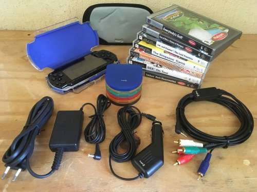 SONY PSP + 7x GAMES + 2GB MEMORY CARD + ACCESSORIES (USED - EXCELLENT CONDITION)