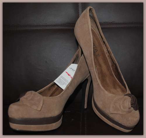 STUNNING MOCK SUEDE HEELS - SIZE 37 (UK SIZE 4.5)