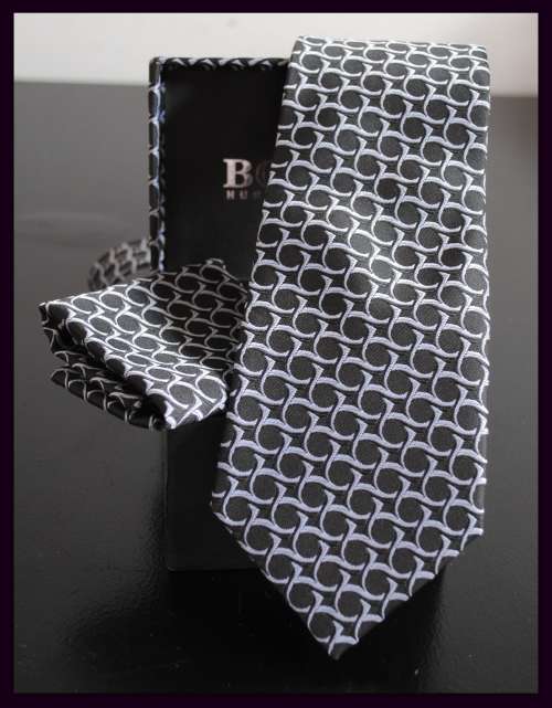 HUGO BOSS TIE, HANKY & CUFF LINK SET