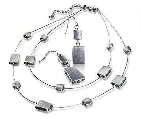 AVON CASSIA NECKLACE & EAR RINGS SET