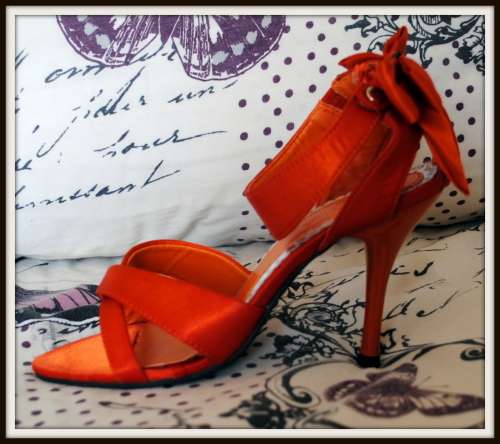 MUST HAVE SEXY ORANGE SOLLE SANDALS -  SIZE5
