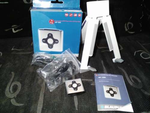 BLAUPUNKT mini mp3 player with cellphone / tablet speaker stand... **One Bid for both***