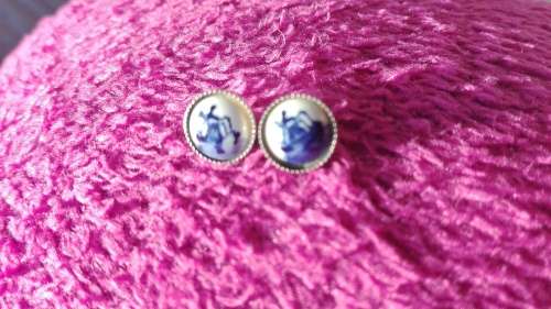 Blue delft stud earrings