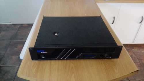 Hybrid B1800 power amplifier