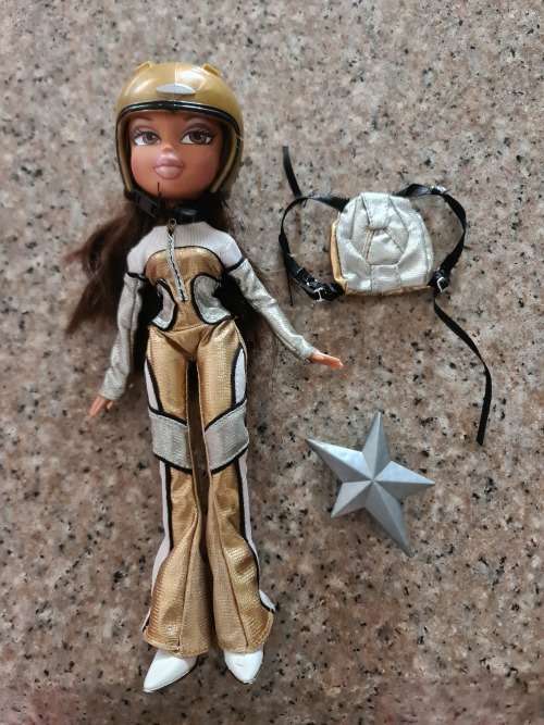 Bratz Yasmin Play Sportz Xtreme Skydiver Doll 2008