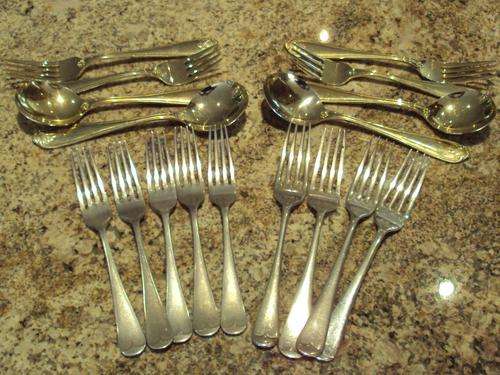MIXED LOT OF CUTLERY