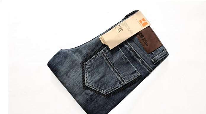 New authentic HUGO BOSS stone blue stroke men's classic slim straight jeans size 36.