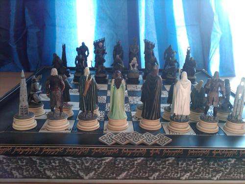 LORD OF THE RINGS - CHESS COLLECTION (BARGAIN BUY)