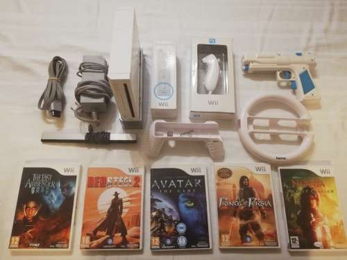 Wii Console White with x5 Wii games and lots of extras (Wii)