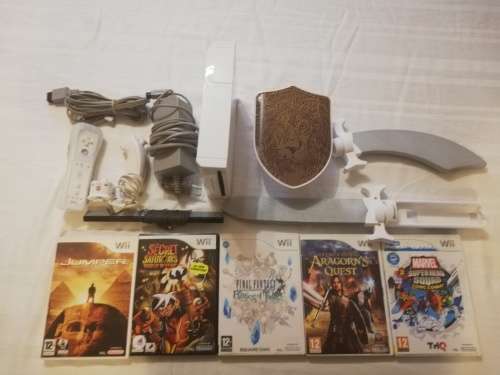 Wii Console White with x5 Wii games and Extras (Wii)