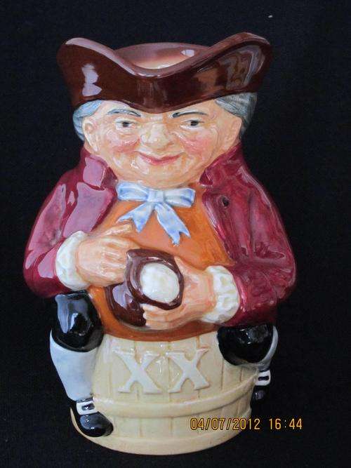 ROYAL DOULTON TOBY JUG "TOBY XX" MEDIUM D6088