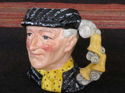ROYAL DOULTON SMALL CHARACTER JUG "PEARLY KING" D6844
