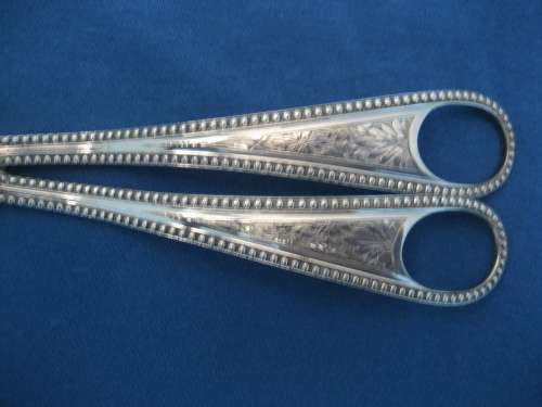 DECORATIVE WALKER & HALL SILVER PLATE GRAPE SCISSORS ANTIQUE BRIGHT CUT