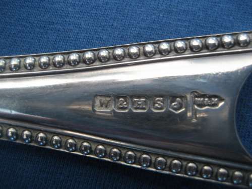 DECORATIVE WALKER & HALL SILVER PLATE GRAPE SCISSORS ANTIQUE BRIGHT CUT