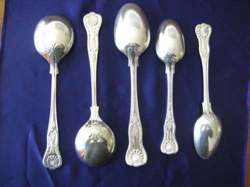 Kings Pattern Silver Plated Spoons 1 Tablespoon, 2 Soup Spoons, 2 Dessert Spoons