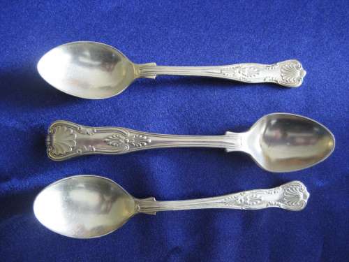 Kings Pattern Spoons Job Lot Fruit, Tea and Coffee Spoons and an Egg Spoon