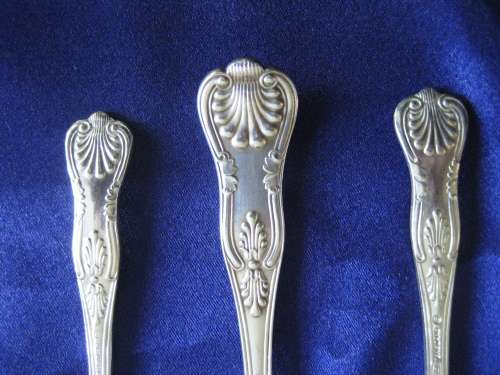 Kings Pattern Spoons Job Lot Fruit, Tea and Coffee Spoons and an Egg Spoon