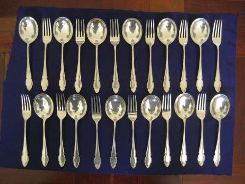 Delightful 12 Place Settings 24 Piece Silver Plated Dessert Set 12 Spoons and 12 Forks