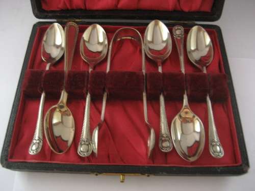 Cased Set of 6 Bead Pattern Coffee (Espresso) Spoons and Sugar Tongs Silver Plated