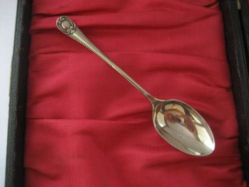 Cased Set of 6 Bead Pattern Coffee (Espresso) Spoons and Sugar Tongs Silver Plated