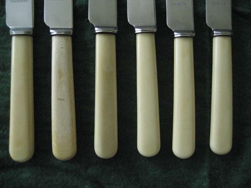SET OF 6 VINTAGE BREAD KNIVES BAKELITE HANDLES