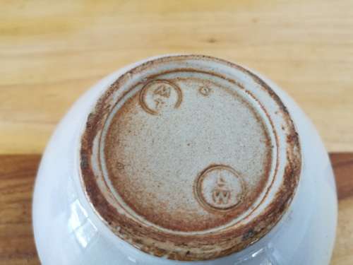 White Linnware bowl