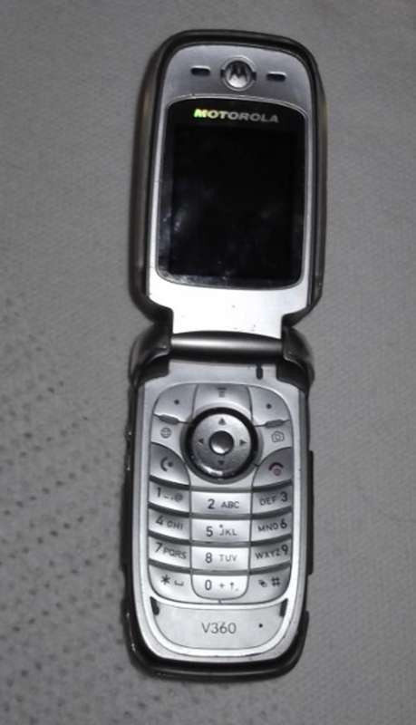 Motorola V360 flip phone