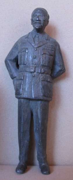 METAL FIGURE OF GENERAL SMUTS