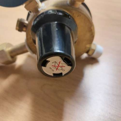 Oxygen regulator( multi stage)