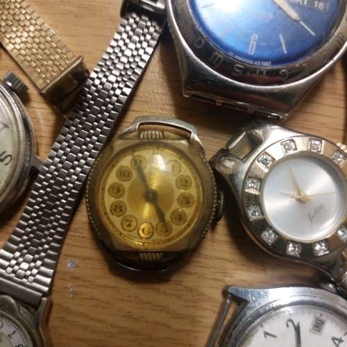 Parker pens, watches for spares or repairs lot.(see pics)